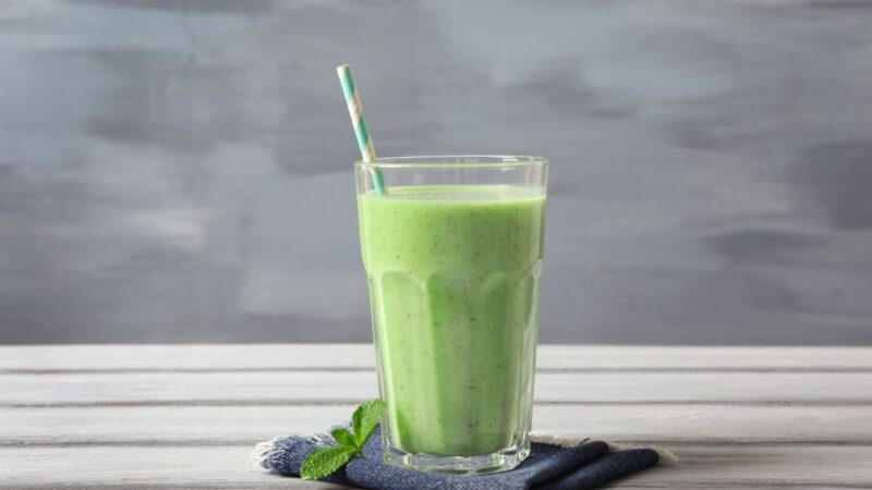 Žarnynui naudingas kokteilis: kaip žaliasis kokteilis padeda virškinimui ir imunitetui