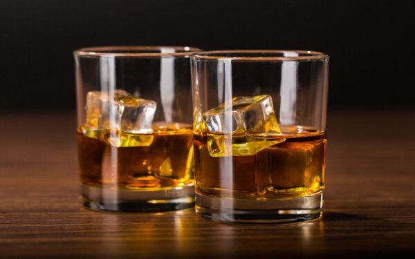 Kada negalima vartoti alkoholio: pavojai širdžiai ir geresnės alternatyvos atsipalaidavimui