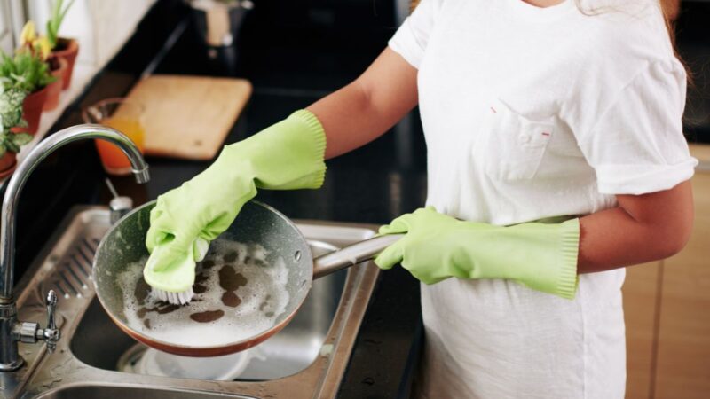 Kaip plauti keptuves, kad jos tarnautų ilgiau