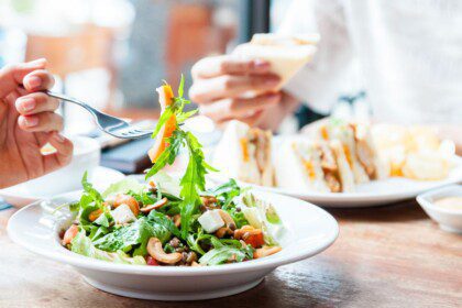 Pagrindinės pietų klaidos, trukdančios svorio metimui