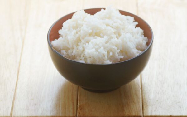 Pakartotinis ryžių pašildymas: kokios grėsmės slypi lėkštėje