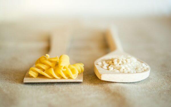 Ryžiai ir makaronai: ką rinktis sveikesnei mitybai?