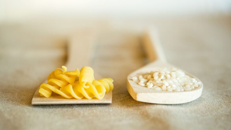 Ryžiai ir makaronai: ką rinktis sveikesnei mitybai?