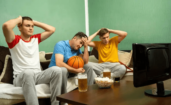 Lietuvių sporto žiūrėjimo įpročiai: ką stebime ir kodėl?