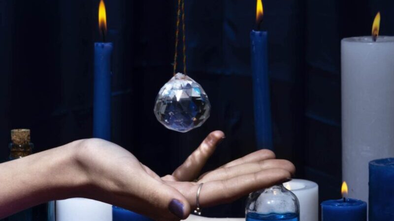 Savaitės horoskopas (2025-38 savaitė): Vienas Zodiako ženklas susiduria su svarbiais romantiškais atskleidimais, o kitas atranda karjeros galimybes!
