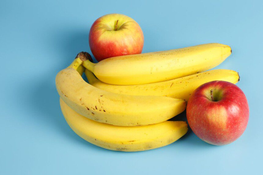 Vaisių nauda: kodėl obuoliai ir bananai turėtų būti jūsų mityboje