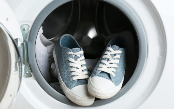 Kaip skalbti batus skalbimo mašinoje, kad jie neiširtų ir neprarastų formos