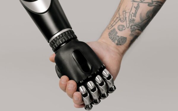 Karjeros, kurių nepakeis dirbtinis intelektas: kokių įgūdžių reikės ateityje