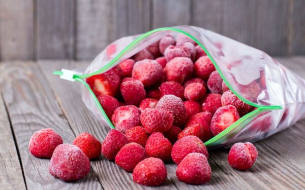 Kodėl verta rinktis šaldytus vaisius: dietologų patarimai ir nauda sveikatai