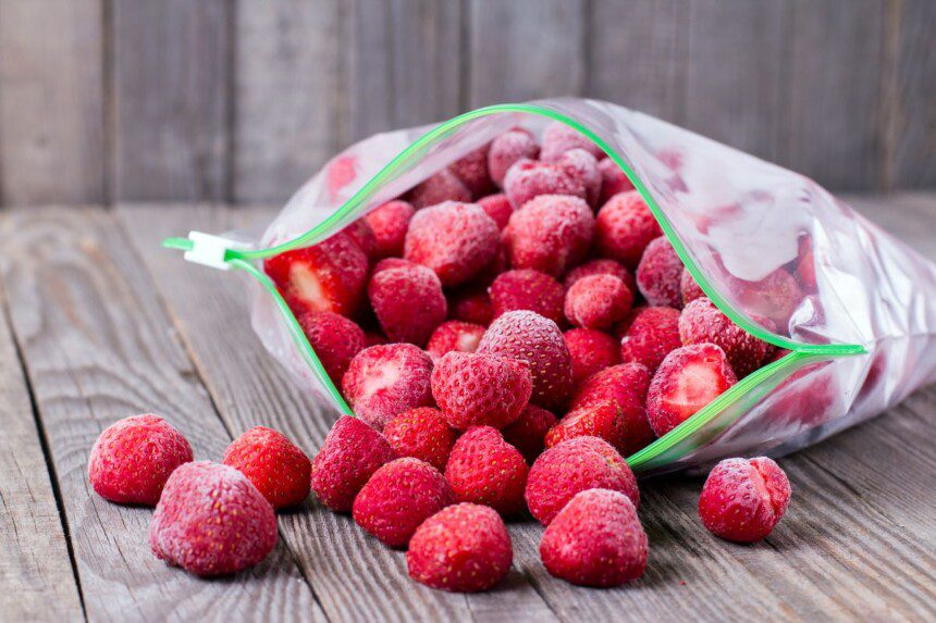 Kodėl verta rinktis šaldytus vaisius: dietologų patarimai ir nauda sveikatai