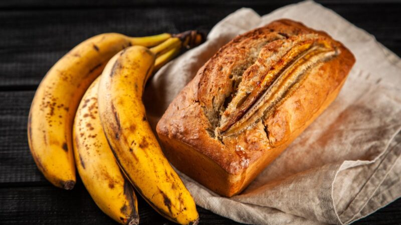 Bananų duona su braškėmis: desertas, kuris užkariaus virtuvę