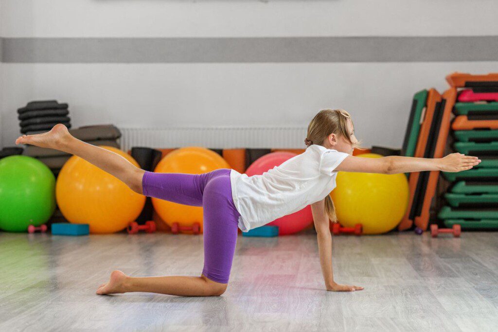 Trys svarbūs pratimai namuose stipriam kūnui