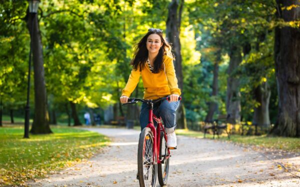 Važinėjimas dviračiu – efektyvesnis už įprastą vaikščiojimą ir naudingas sveikatai