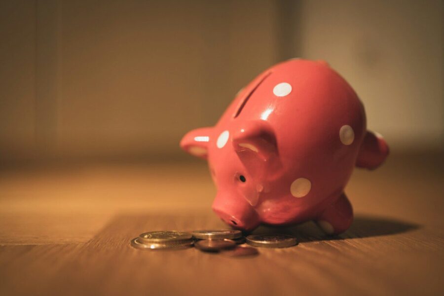 Dirbtinio intelekto finansiniai patarimai – ar išties viskas yra taip naudinga?