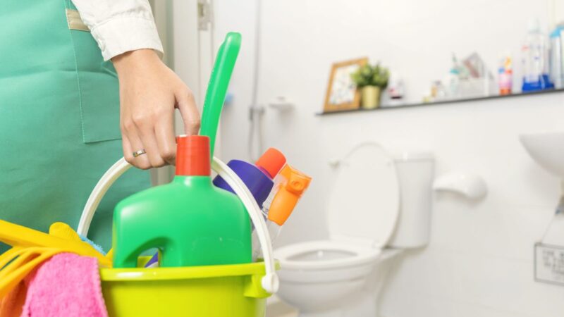 Geltonumas išnyks akimirksniu: kaip be didelių pastangų išbalinti plastiką