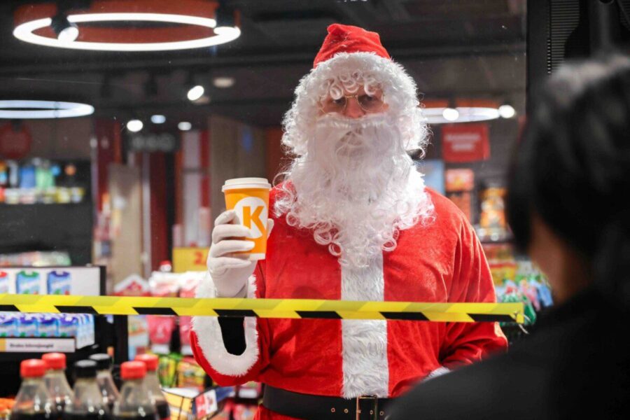 Kalėdų stebuklas kelyje: nemokamos kavos fiesta vairuotojams iki pat Naujųjų