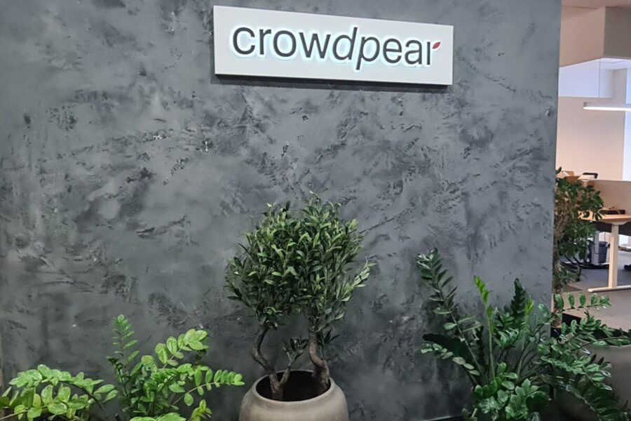„Crowdpear“ tapo pirmąja sutelktinio finansavimo platforma su prestižiniu sertifikatu