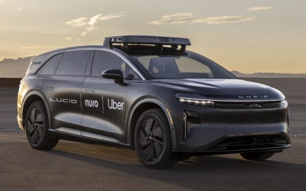 „Uber“ ir „WeRide“ pradeda automobilių erą be vairuotojų, ar tai jūsų darbo pabaiga?