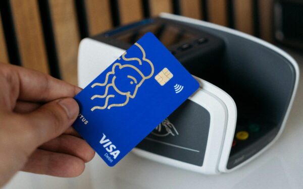 „Visa“ pristato visiškai naują paslaugą, padės uždirbti iš kriptovaliutų