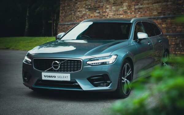 Švedijoje pristatytas naujasis „Volvo EX60“, kuris vienu įkrovimu įveiks net 810 kilometrų
