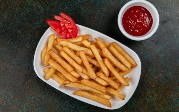 Bulvės, kurias valgysite ne kaip garnyrą: traškios, auksinės ir su tirpstančiu sūrio padažu