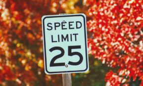 speed limit 25 sign