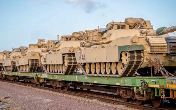 Lenkija vykdo masinį ginklavimąsi: turės daugiau tankų nei Europos milžinai