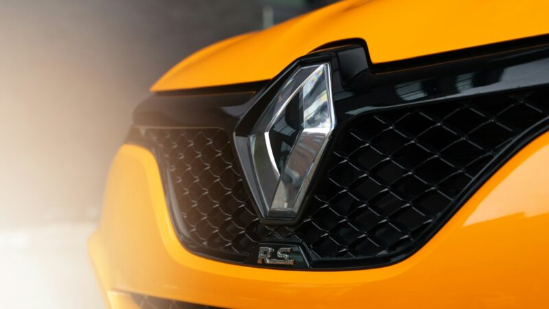 „Renault“ pristato prabangų „Filante“ hibridą: aukščiausio lygio dizainas ir pažangiausios technologijos