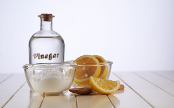 5 priežastys, kodėl actą vertėtų naudoti skalbinių skalavimui