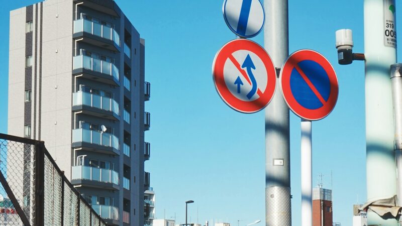 Sumaišysi ženklus ir mokėsi baudą: šią klaidą daro daugelis vairuotojų, pasitikrinkite ir jūs