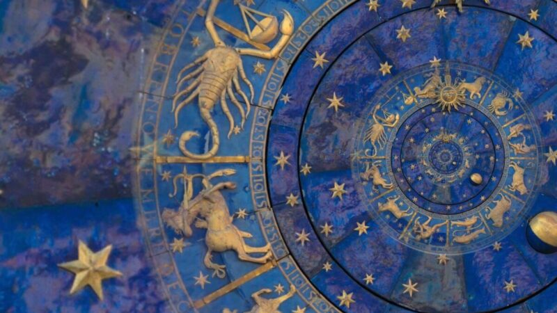 Pirmadienio astrologiniai įvykiai: Uranas ir Plutonas susilygiuoja kosminei revoliucijai