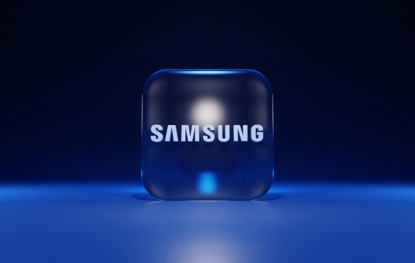 a blue cube with a white logo