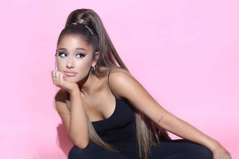 Ariana Grande prabilo apie Macą Millerį: atskleidė, ką jis pakeitė jos išvaizdoje ir muzikoje