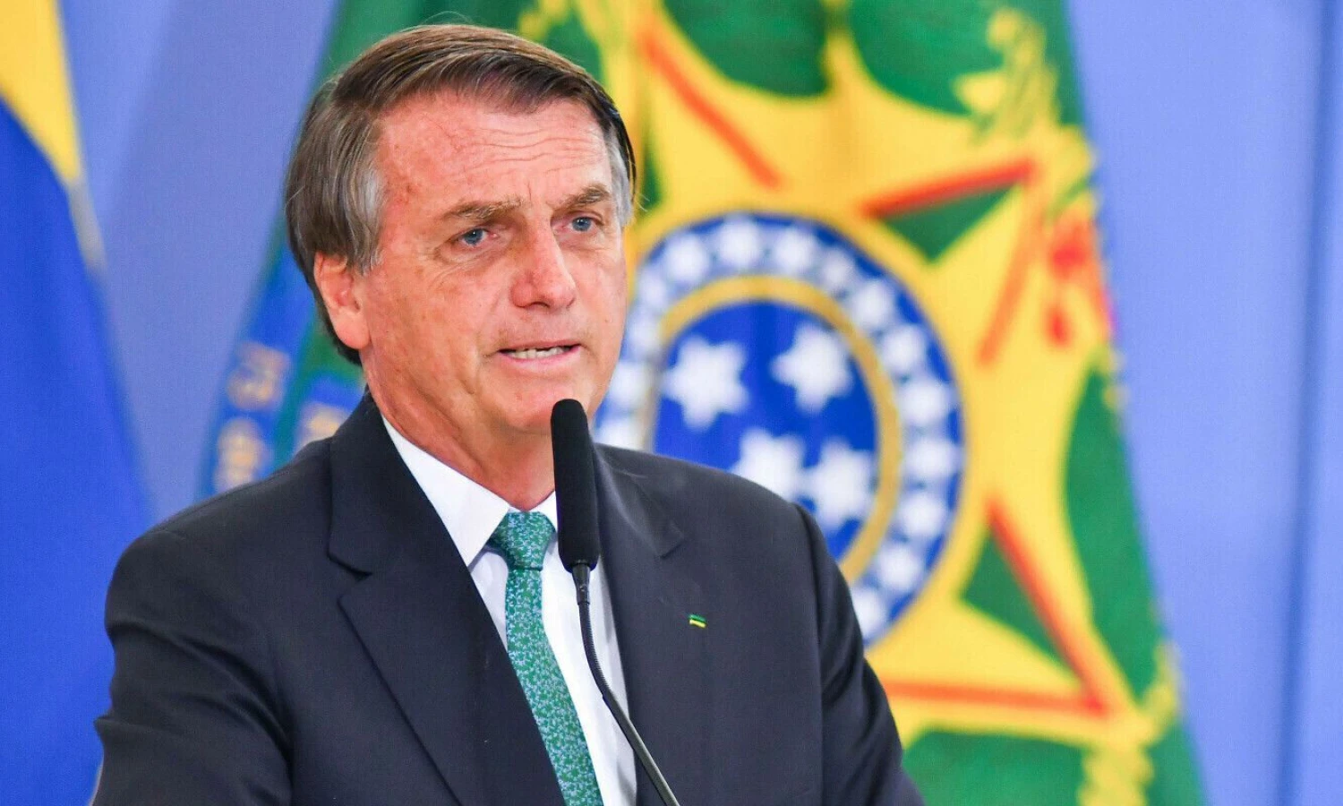 Politinis lyderis ar privilegijuotas kalinys? Bolsonaro naujoji kamera verčia kilstelėti antakius