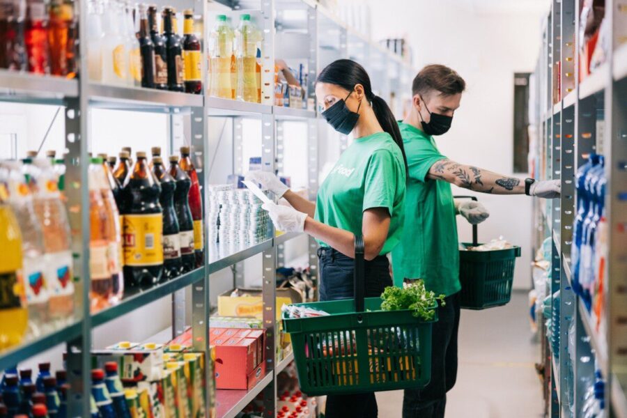 Sulaukta daugiau skundų dėl nelietuviškai suteiktų paslaugų, tikrinami „Bolt“ ir „Wolt“ kurjeriai