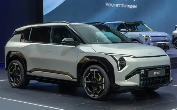 „Kia“ pristatė karščiausias savo naujienas: Briuselyje pademonstruoti nauji elektriniai modeliai