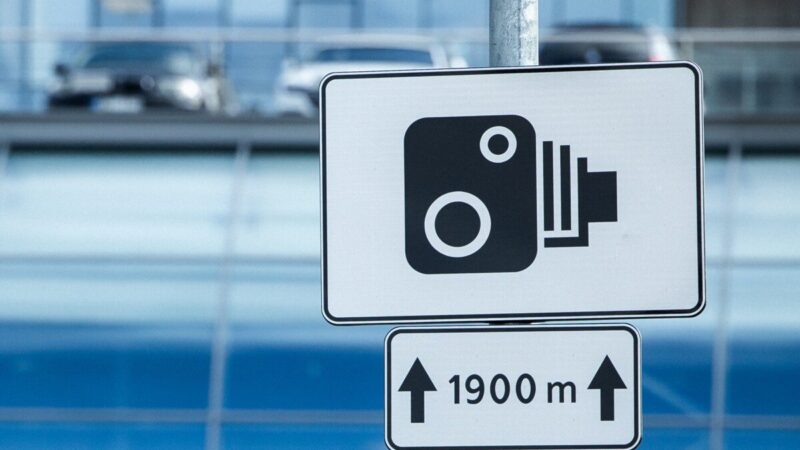 Naujos priemonės įsiutino vairuotojus: greičio matuokliai veikia net ten, kur nesitikite