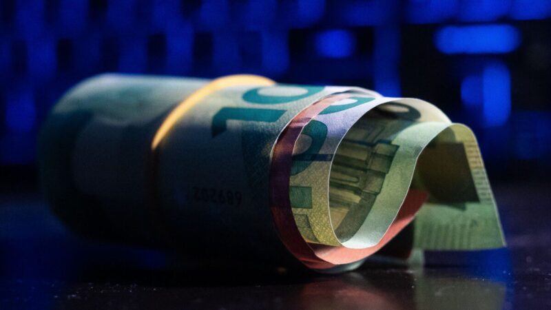 Sistema lūžo, parama išnyko: gyventojai piktinasi dėl chaoso registracijos metu