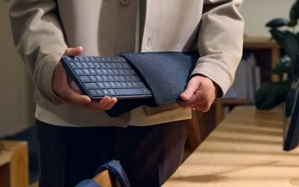 Kompaktiškumo iššūkis įveiktas: pristatytas išskirtinis „HP EliteBoard G1a“ kompiuteris