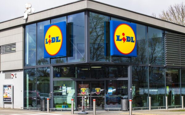 „Lidl“ sprendimas grąžinti šiuos kiaušinius sulaukė aštrios reakcijos – vartotojai raginami atkreipti dėmesį
