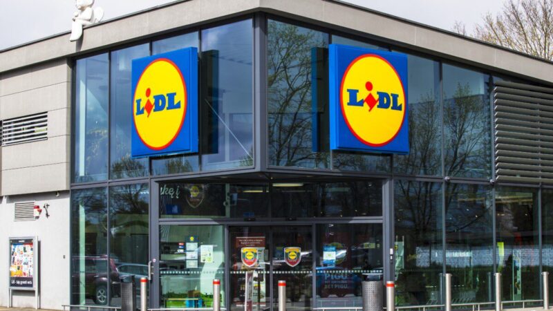 „Lidl“ sprendimas grąžinti šiuos kiaušinius sulaukė aštrios reakcijos – vartotojai raginami atkreipti dėmesį