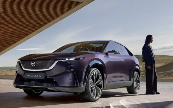 „Mazda“ pristatė naująjį „CX-6e“ modelį su 484 kilometrų nuotoliu ir milžinišku ekranu