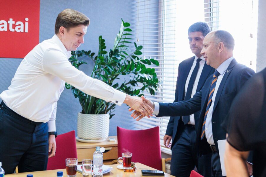 Skandalingas gestas sukėlė audrą: Veryga primena apie atsakomybę už mažesnius veiksmus