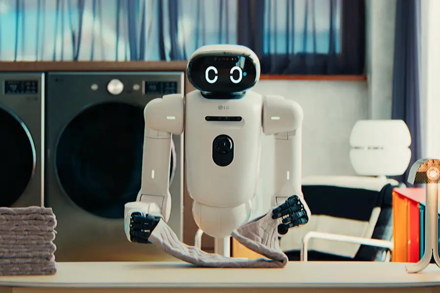 Naujas namų robotas išplauna ir sulanksto skalbinius už jus, bet yra vienas niuansas