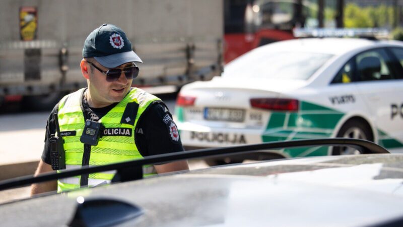 Ar už gestą galima sulaukti pasekmių? Policija pradėjo teiseną po skundų dėl Miliūtės elgesio