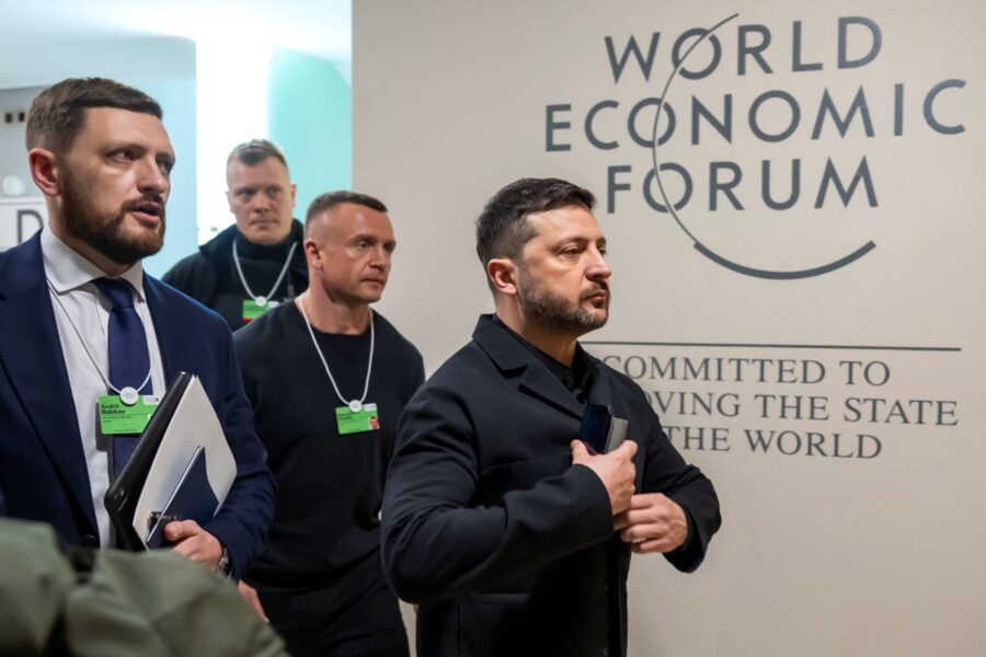 Trumpas po susitikimo su Zelenskiu Davose: karas turi baigtis. EPA-ELTA