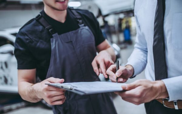 Siūlo griežtinti reikalavimus: paslaugas teikiantys užsieniečiai privalėtų mokėti lietuviškai