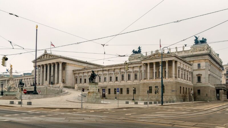 Austrija griežtina integraciją: imasi kardinalių pakeitimų, migrantams gresia tūkstantinės baudos