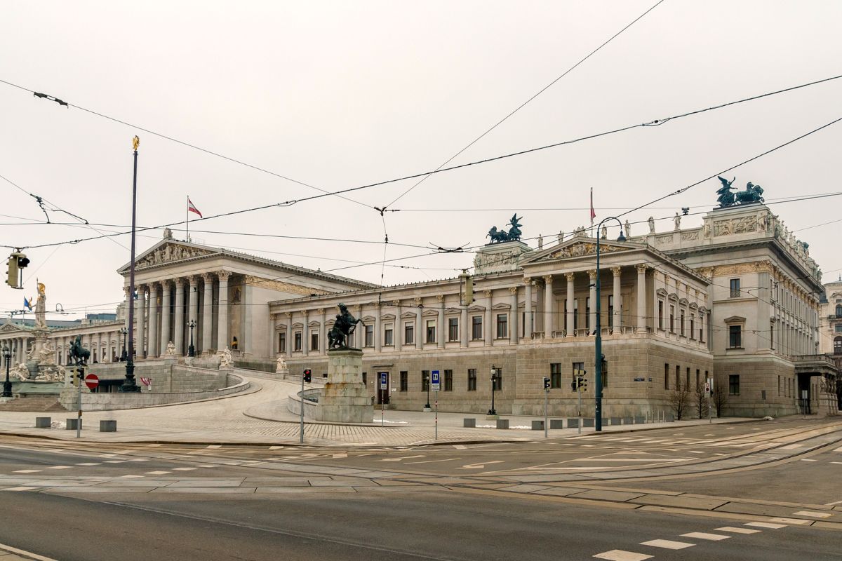 Austrija griežtina integraciją: imasi kardinalių pakeitimų, migrantams gresia tūkstantinės baudos