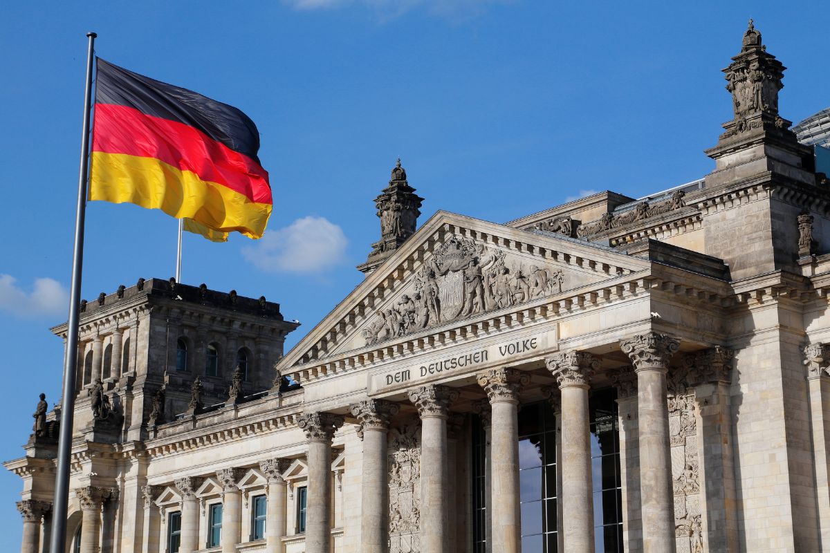 Milijonas eurų už informaciją: Vokietija ieško už masinį elektros sutrikimą atsakingų asmenų